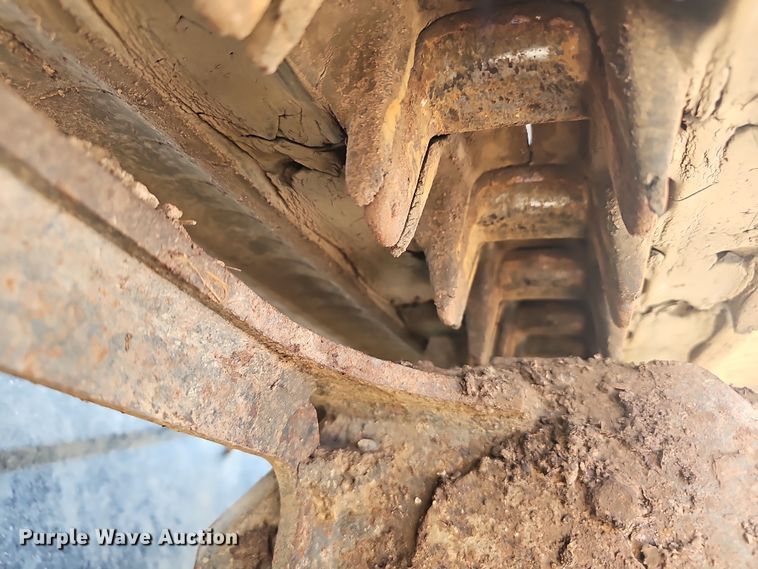 image for item NP9245 2013 Bobcat T870  tracked skid steer loader