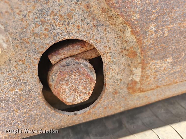 image for item NP9245 2013 Bobcat T870  tracked skid steer loader