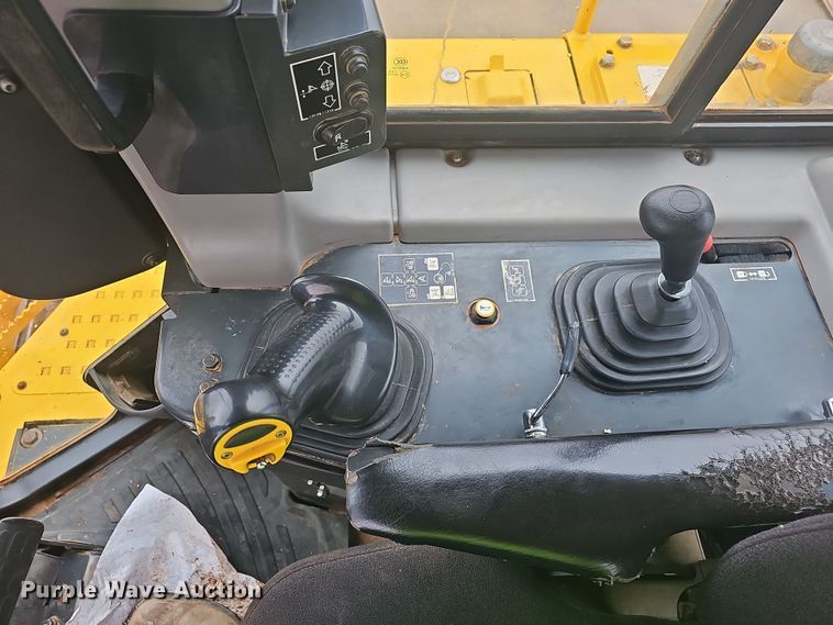 image for item NP9251 2019 Komatsu D65PXI-18  dozer