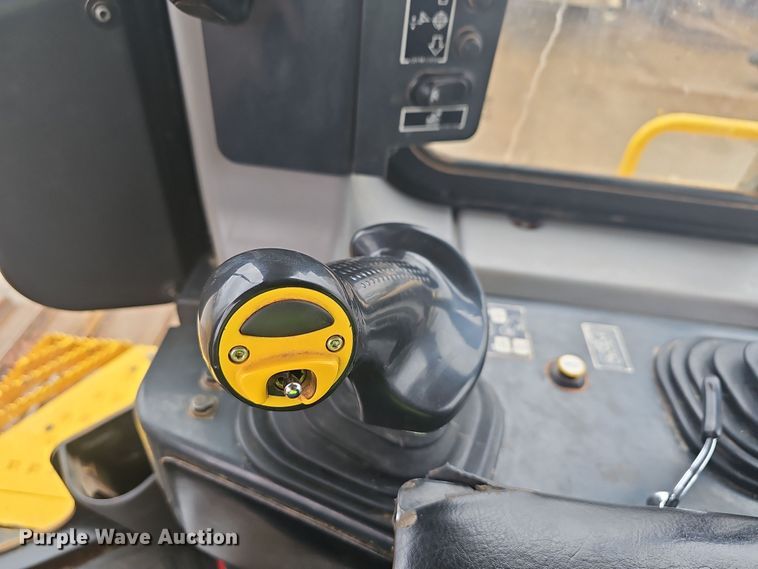 image for item NP9251 2019 Komatsu D65PXI-18  dozer