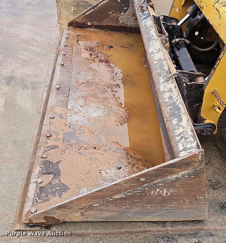 image for item NP9253 2020 Caterpillar 299D3  tracked skid steer loader