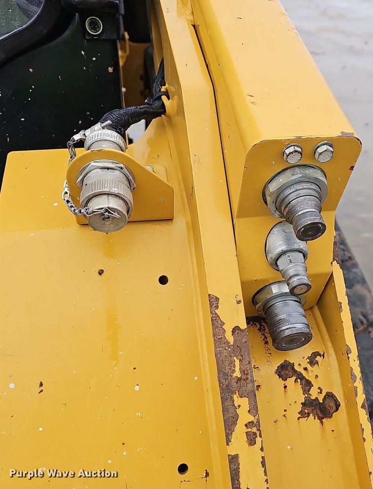 image for item NP9253 2020 Caterpillar 299D3  tracked skid steer loader