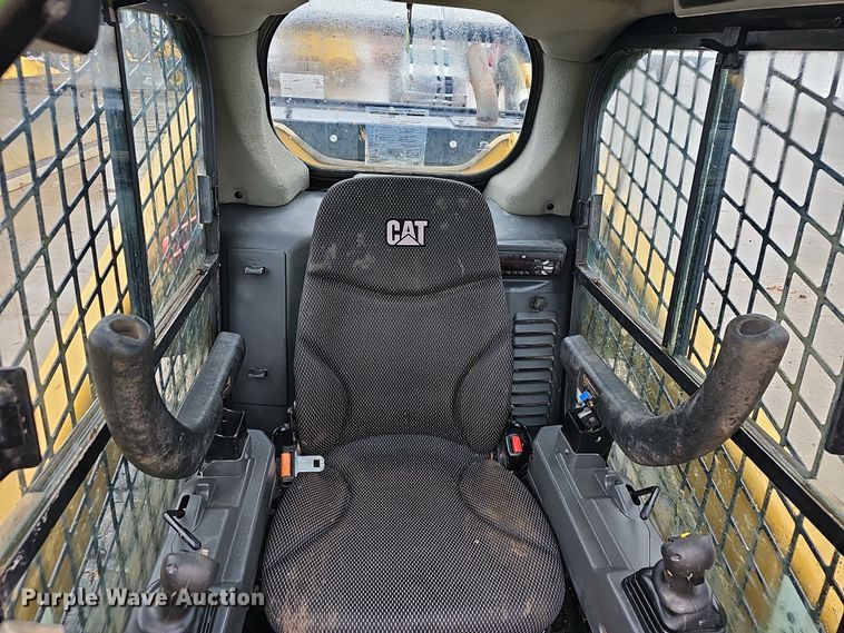 image for item NP9253 2020 Caterpillar 299D3  tracked skid steer loader