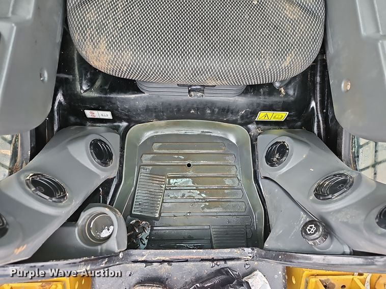 image for item NP9253 2020 Caterpillar 299D3  tracked skid steer loader