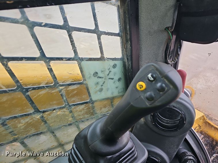 image for item NP9253 2020 Caterpillar 299D3  tracked skid steer loader