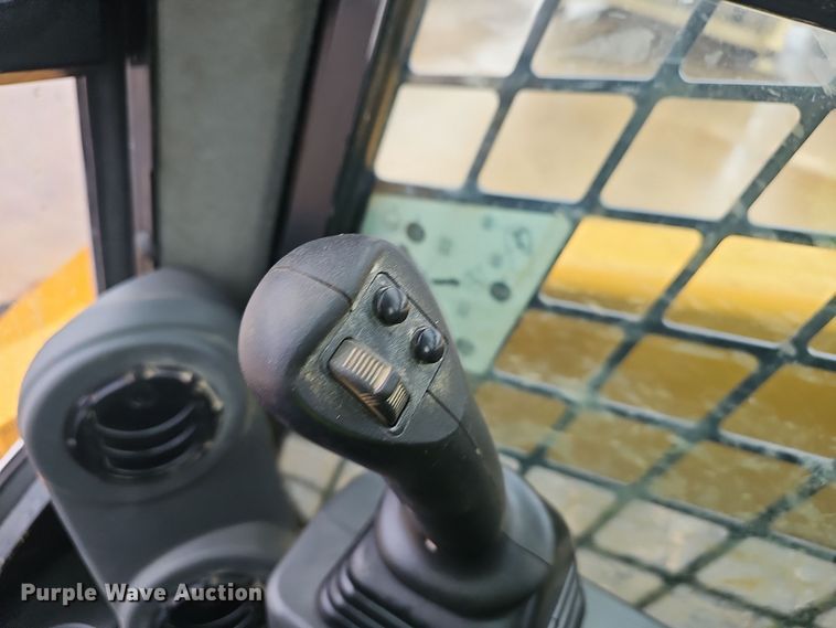 image for item NP9253 2020 Caterpillar 299D3  tracked skid steer loader