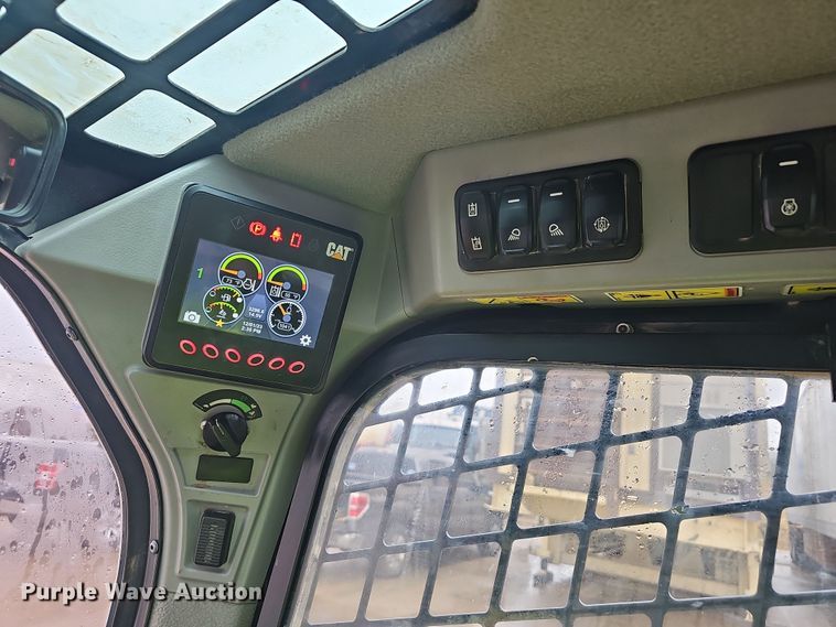 image for item NP9253 2020 Caterpillar 299D3  tracked skid steer loader