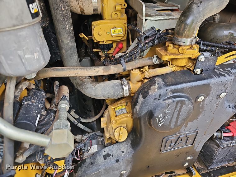 image for item NP9253 2020 Caterpillar 299D3  tracked skid steer loader