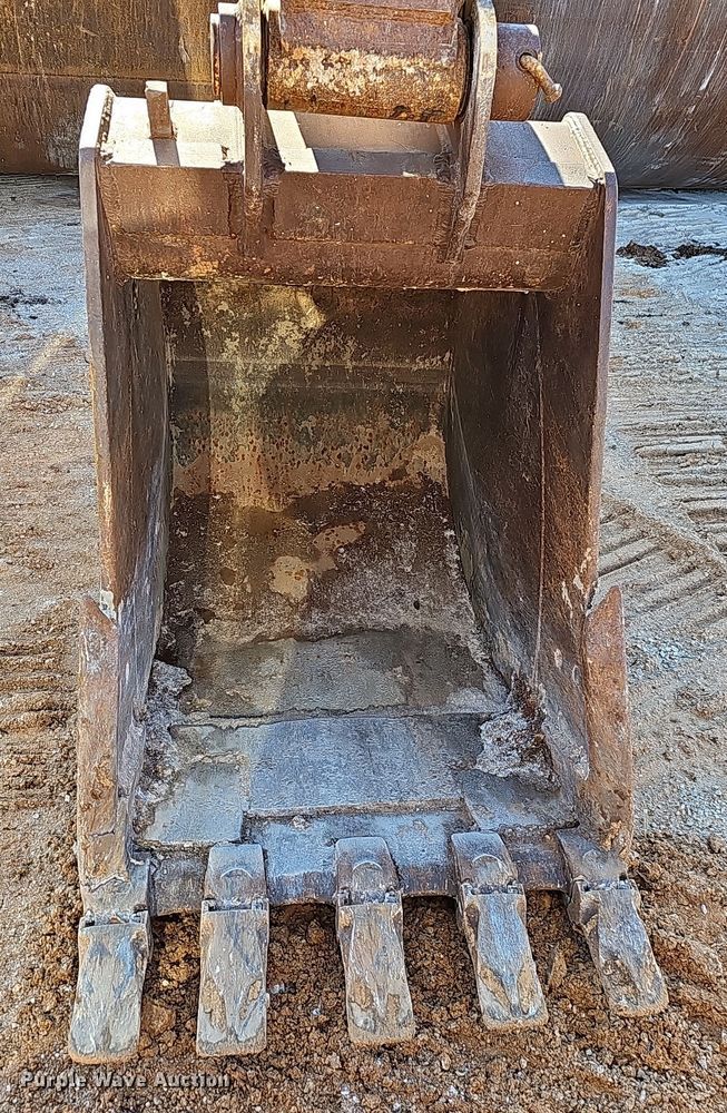 image for item NP9260 1994 Komatsu PC220LC  excavator