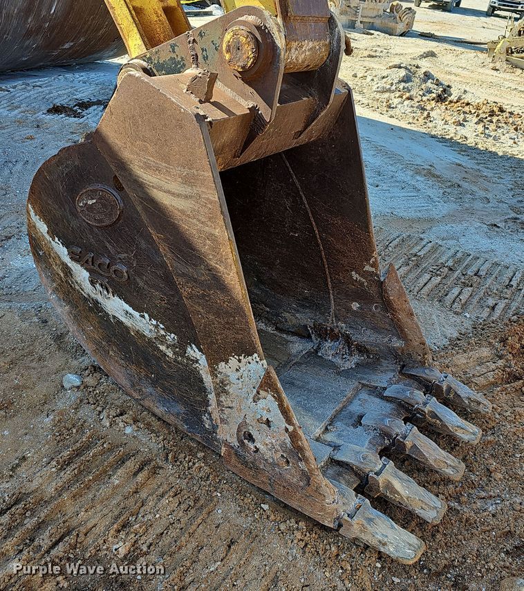 image for item NP9260 1994 Komatsu PC220LC  excavator