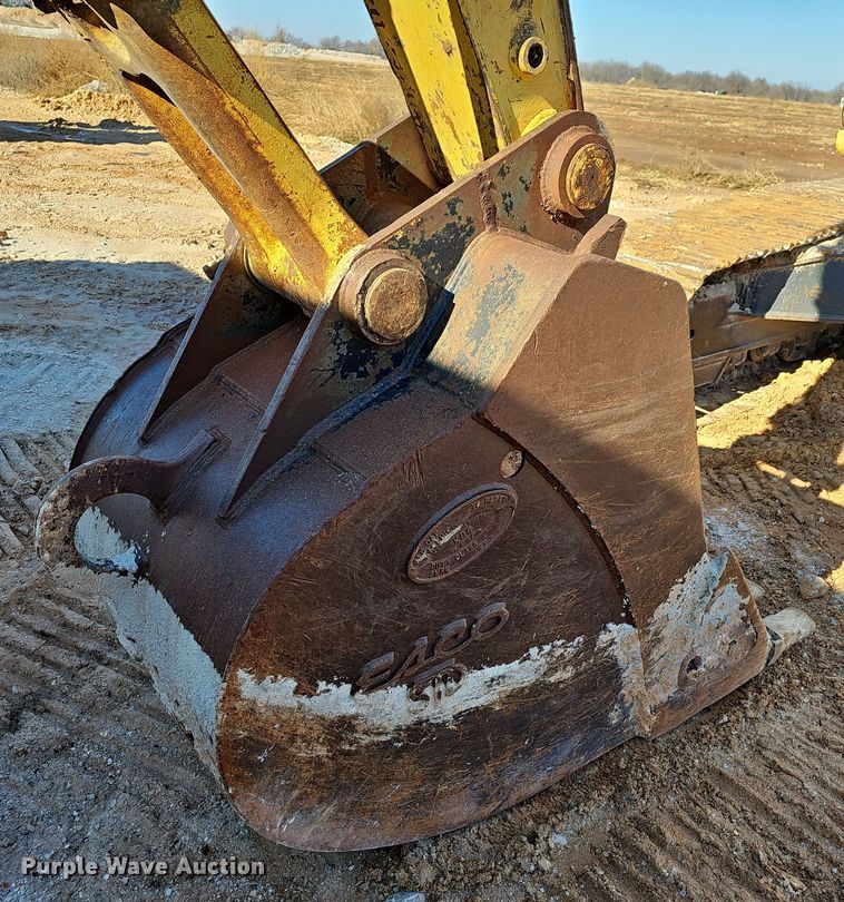 image for item NP9260 1994 Komatsu PC220LC  excavator