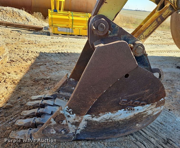 image for item NP9260 1994 Komatsu PC220LC  excavator