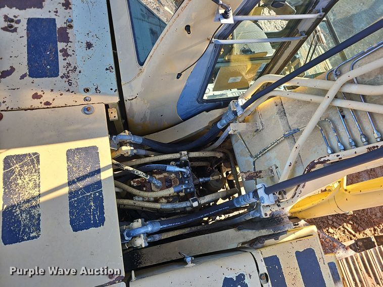 image for item NP9260 1994 Komatsu PC220LC  excavator