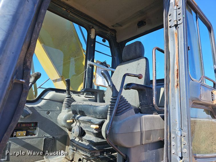 image for item NP9260 1994 Komatsu PC220LC  excavator
