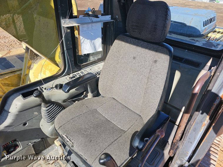 image for item NP9260 1994 Komatsu PC220LC  excavator