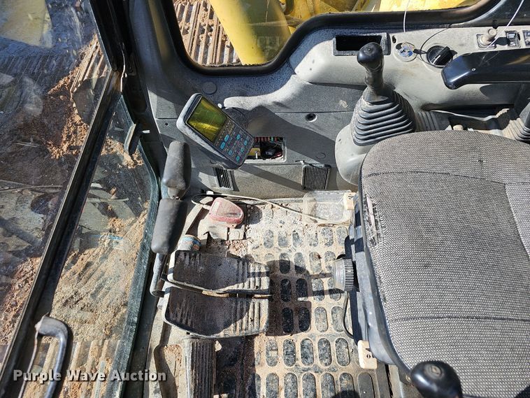 image for item NP9260 1994 Komatsu PC220LC  excavator