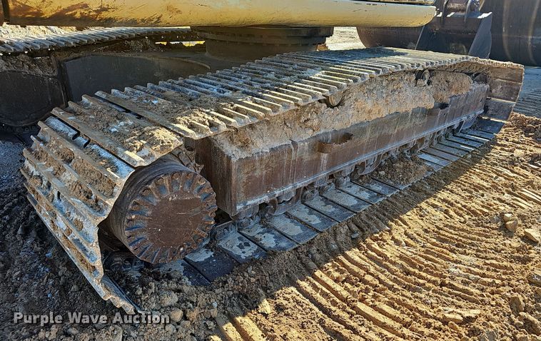 image for item NP9260 1994 Komatsu PC220LC  excavator