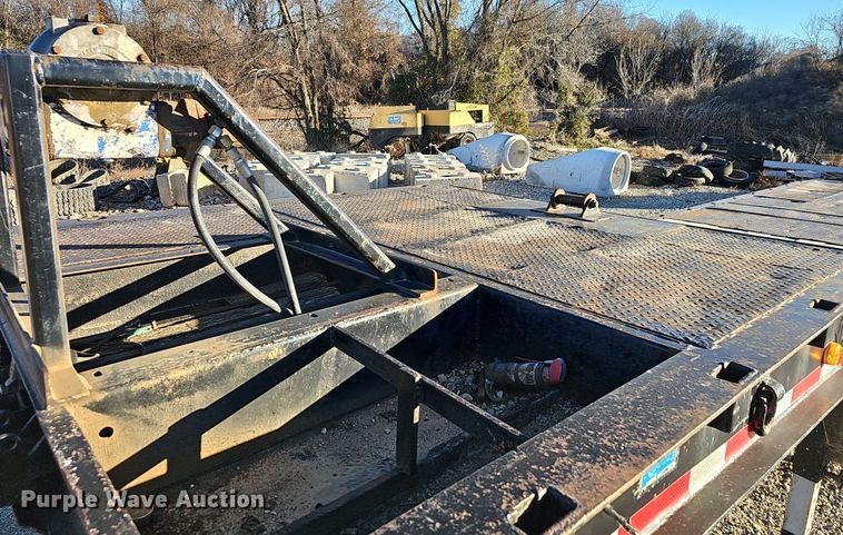 image for item NP9262 1979 Muv-All 40521  drop deck equipment trailer