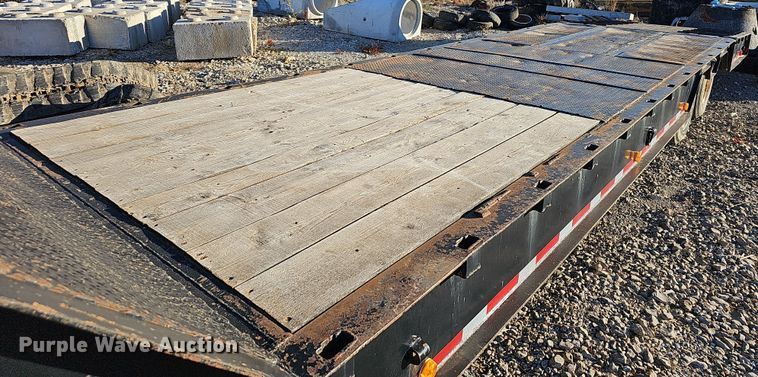 image for item NP9262 1979 Muv-All 40521  drop deck equipment trailer