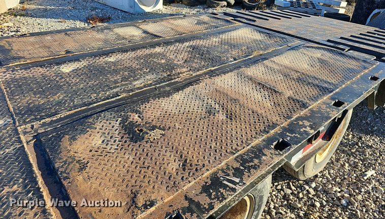 image for item NP9262 1979 Muv-All 40521  drop deck equipment trailer