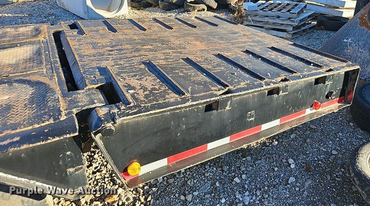 image for item NP9262 1979 Muv-All 40521  drop deck equipment trailer