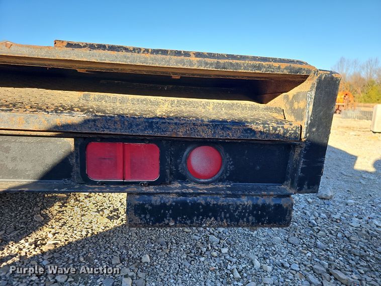 image for item NP9262 1979 Muv-All 40521  drop deck equipment trailer