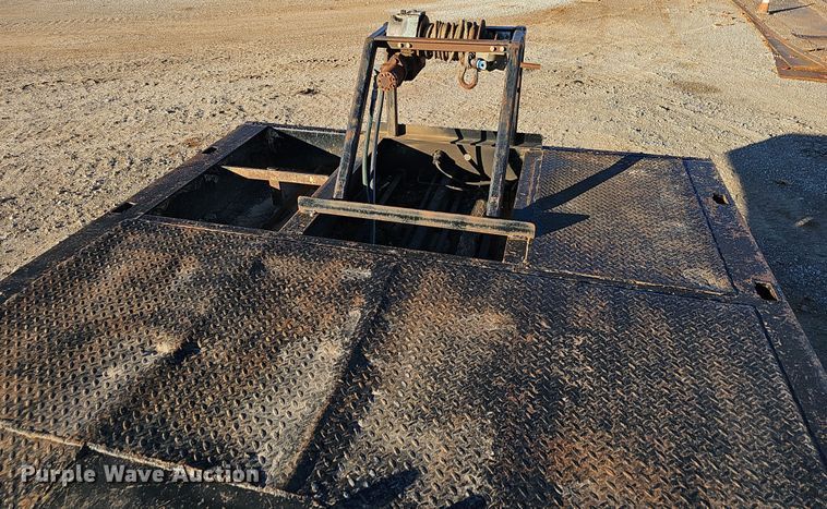 image for item NP9262 1979 Muv-All 40521  drop deck equipment trailer