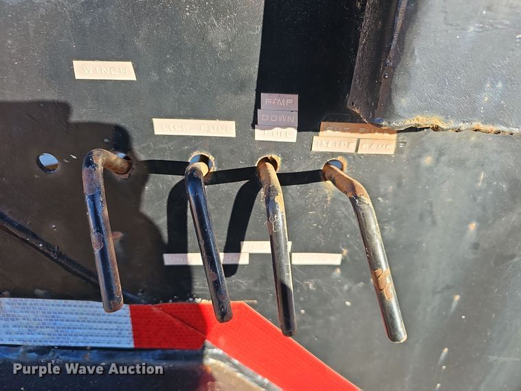 image for item NP9262 1979 Muv-All 40521  drop deck equipment trailer