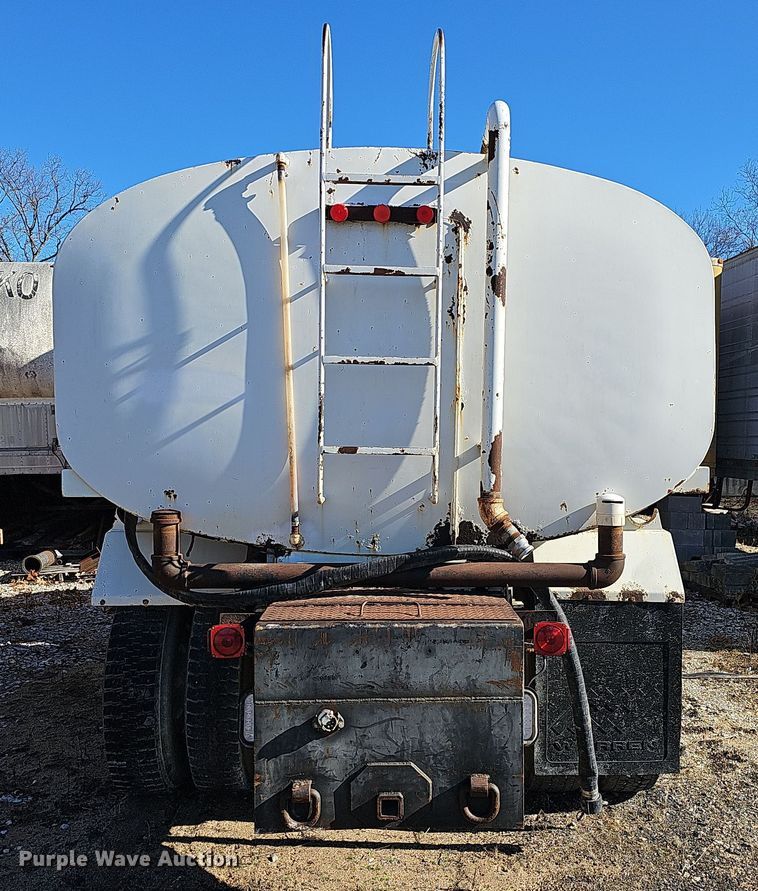 image for item NP9268 1989 White GMC WCS water truck