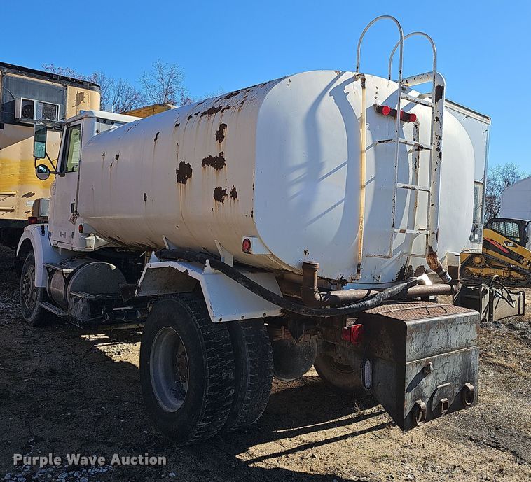 image for item NP9268 1989 White GMC WCS water truck