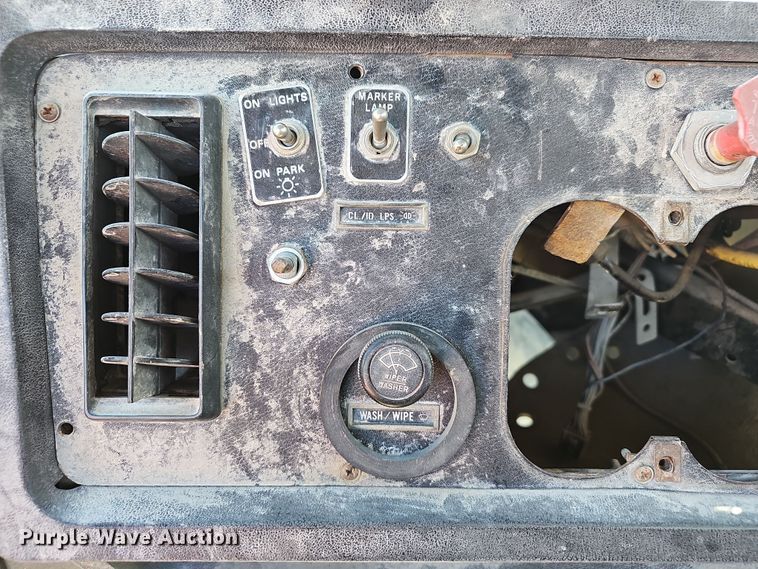 image for item NP9268 1989 White GMC WCS water truck