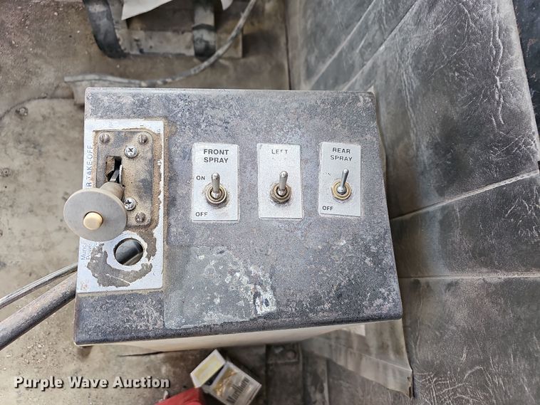 image for item NP9268 1989 White GMC WCS water truck