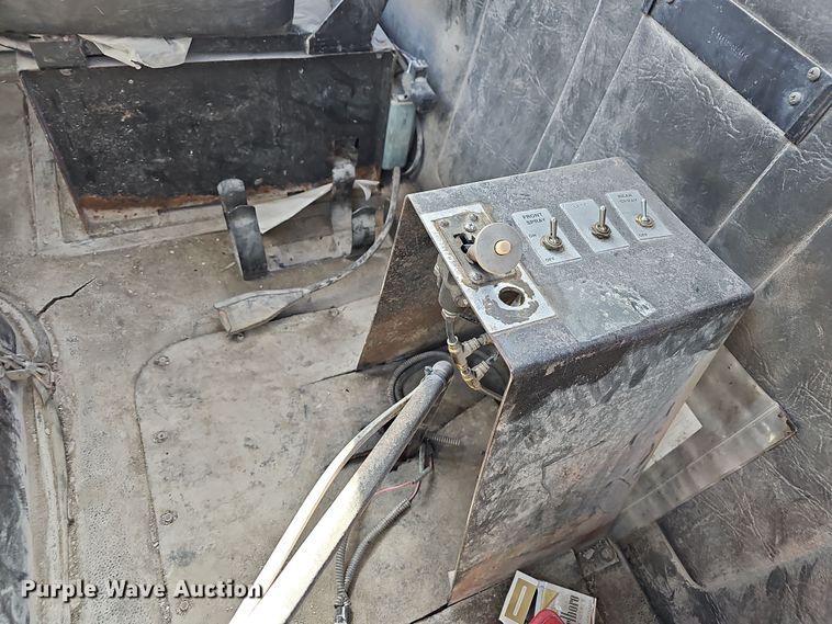 image for item NP9268 1989 White GMC WCS water truck