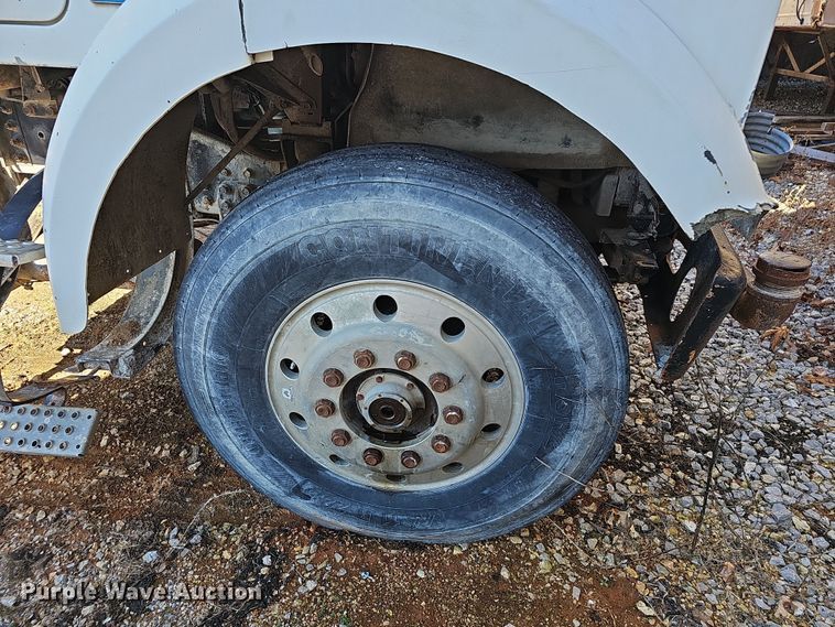 image for item NP9268 1989 White GMC WCS water truck