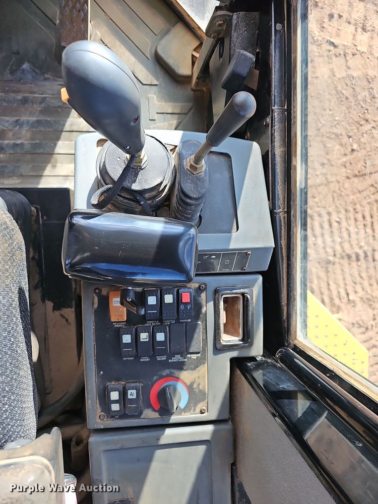 image for item NP9270 2006 Caterpillar 924G wheel loader