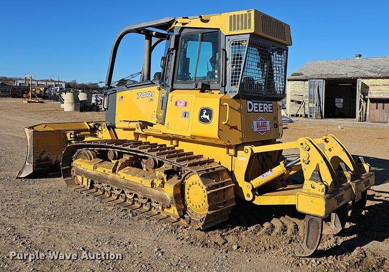 image for item NP9271 2011 John Deere 700J XLT  dozer