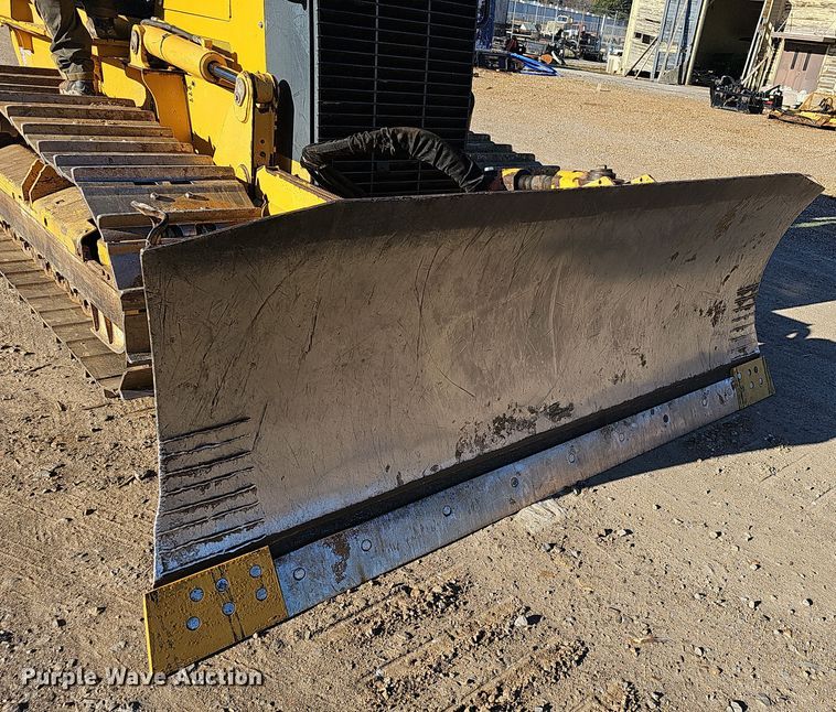 image for item NP9271 2011 John Deere 700J XLT  dozer