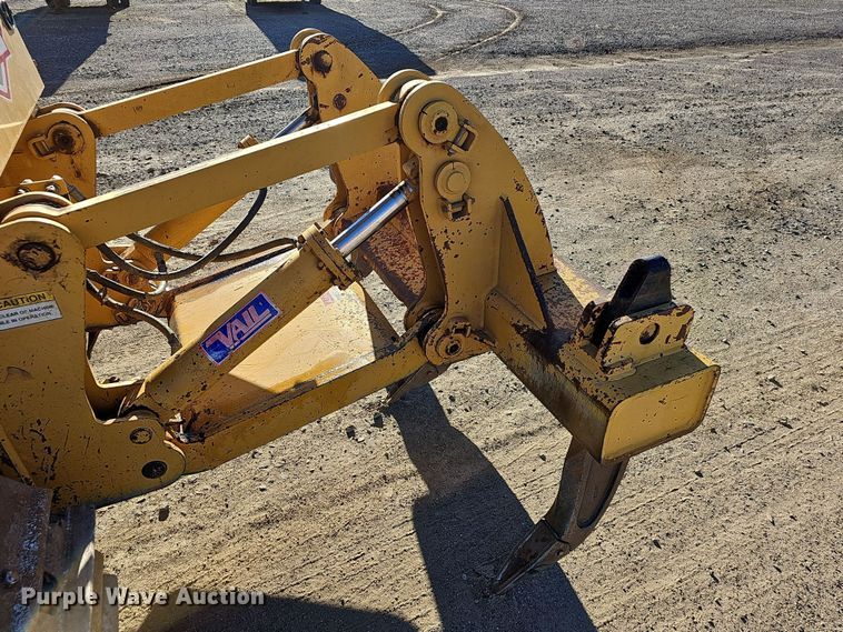 image for item NP9271 2011 John Deere 700J XLT  dozer