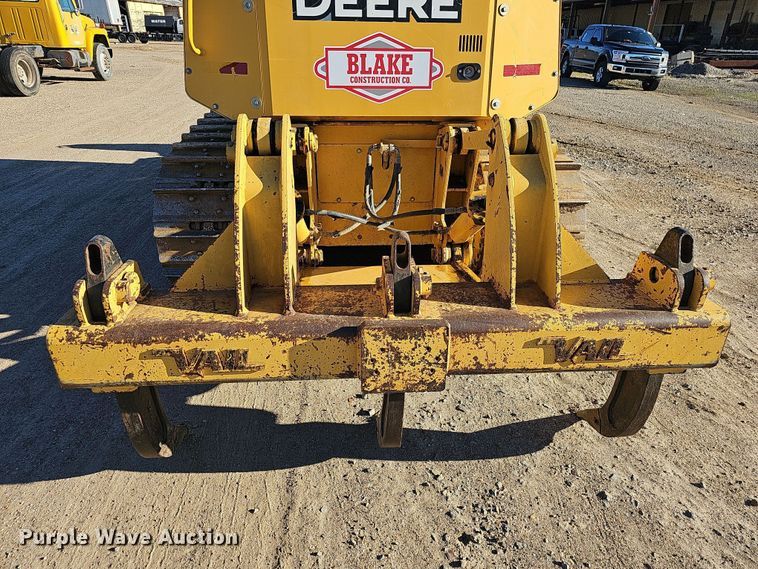 image for item NP9271 2011 John Deere 700J XLT  dozer