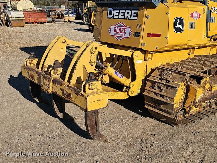 image for item NP9271 2011 John Deere 700J XLT  dozer