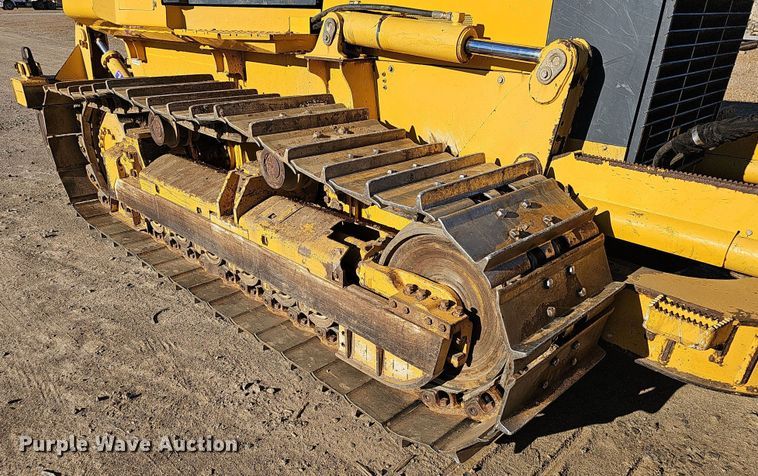 image for item NP9271 2011 John Deere 700J XLT  dozer