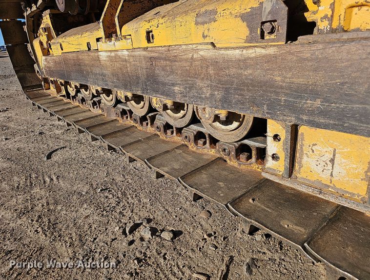 image for item NP9271 2011 John Deere 700J XLT  dozer