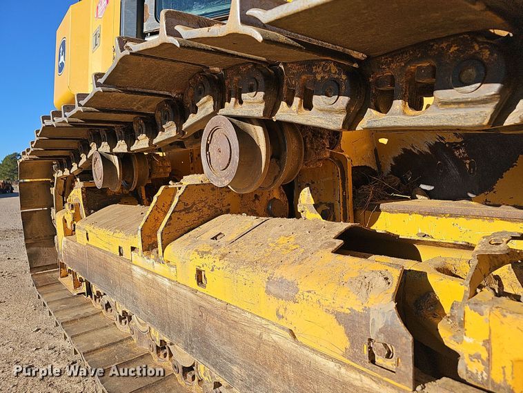 image for item NP9271 2011 John Deere 700J XLT  dozer