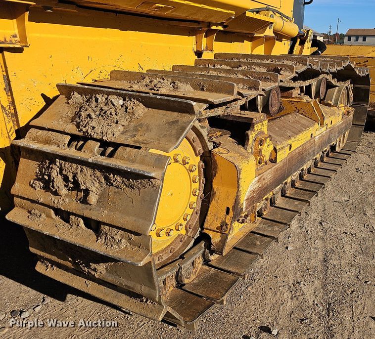image for item NP9271 2011 John Deere 700J XLT  dozer