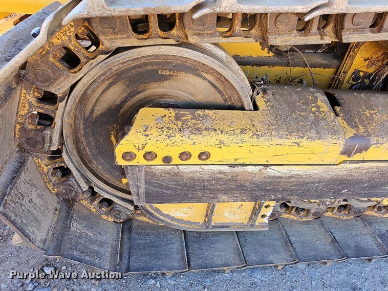 image for item NP9271 2011 John Deere 700J XLT  dozer