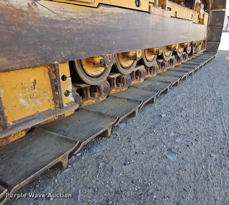 image for item NP9271 2011 John Deere 700J XLT  dozer