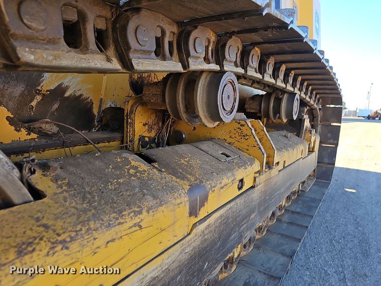 image for item NP9271 2011 John Deere 700J XLT  dozer