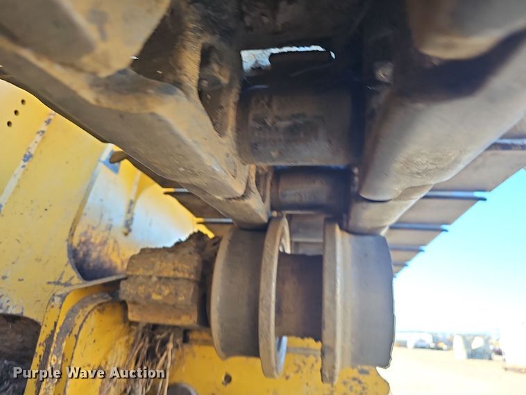 image for item NP9271 2011 John Deere 700J XLT  dozer