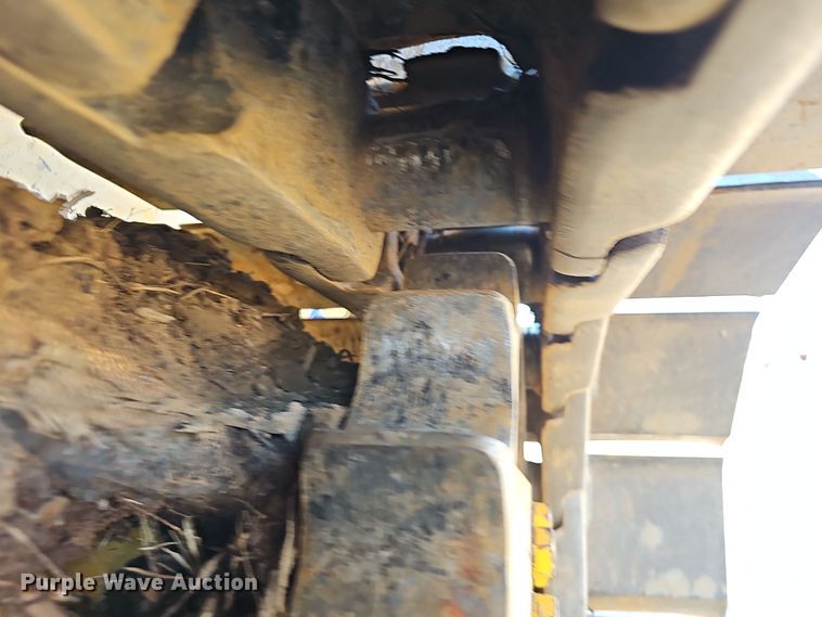 image for item NP9271 2011 John Deere 700J XLT  dozer