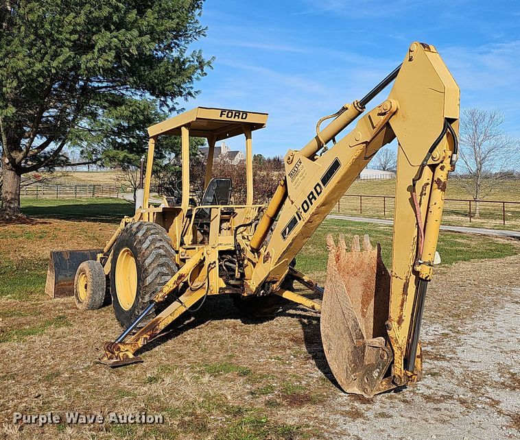 image for item NP9273 Ford 555A  backhoe